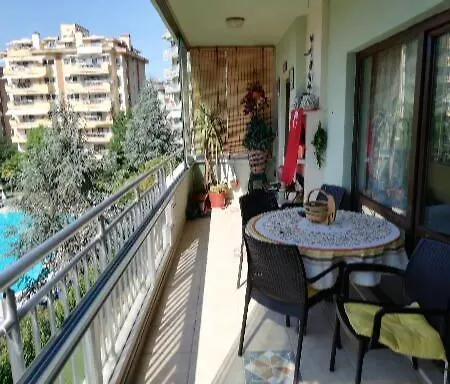 Homestay Comfortable, Clean, Tasty, Close To Koc University